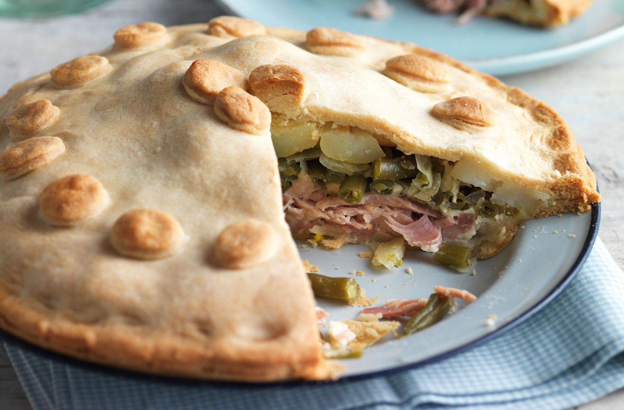 Ham, bean and potato pie