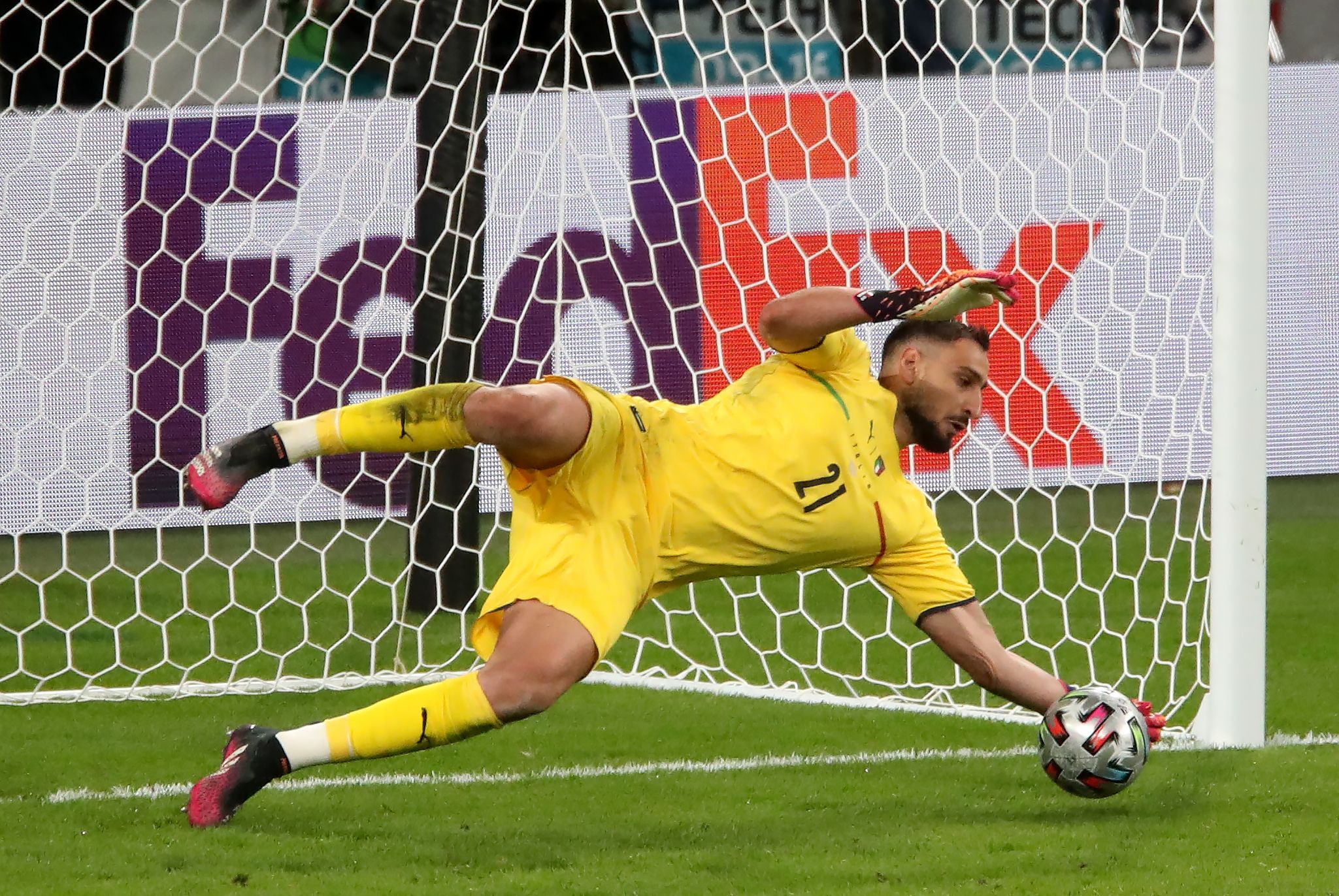 How to watch Estonia vs Italy: TV channels and live streams as the Azzurri attempt to stay in touch in World Cup qualifying