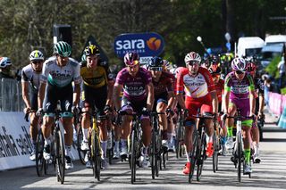 Peter Sagan, Elia Viviani and other fast men finish stage 17 of the Giro d'Italia 2021