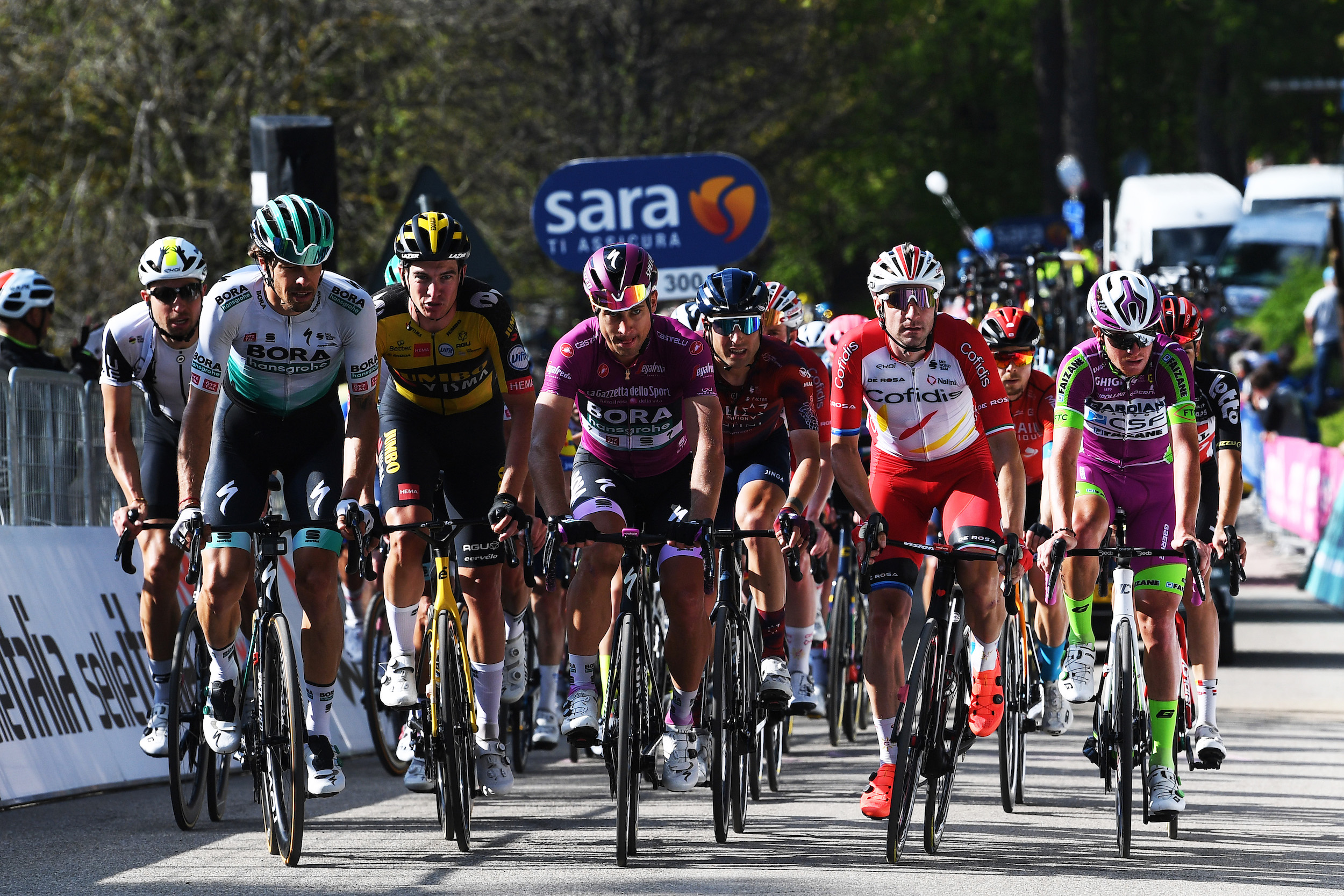 Peter Sagan, Elia Viviani and other fast men finish stage 17 of the Giro d'Italia 2021