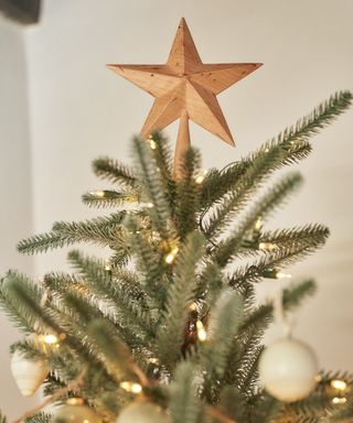 Christmas tree topper ideas with a wooden star