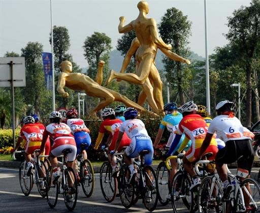 Women's peloton in action during their 100km road race.