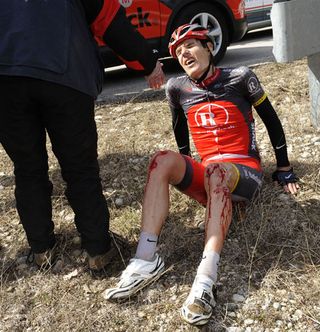 Daryl Impey crashes, Tour of Catalonia 2010, stage three