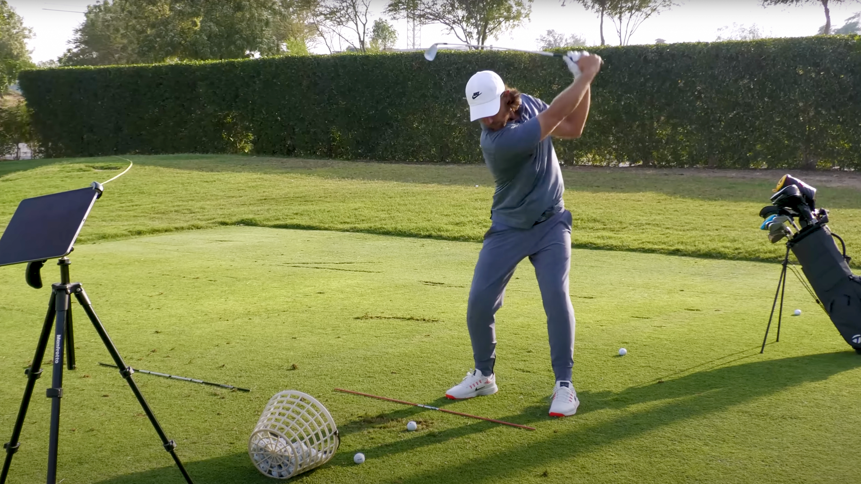 Photo of Tommy Fleetwood swinging left-handed
