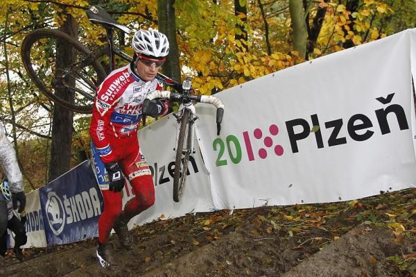Kevin Pauwels (Sunweb-Revor) takes it slow on the steps in practice