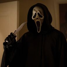 Scream 6. STUDIO: Paramount Pictures. DIRECTORS: Matt Bettinelli-Olpin and Tyler Gillett. PLOT: In the next installment, the survivors of the Ghostface killings leave Woodsboro behind and start a fresh chapter in New York City. STARRING: Ghostface in Scream Vl. (Credit Image: © Paramount Pictures/Entertainment Pictures) - Image ID: 2M5XTGB (RM)