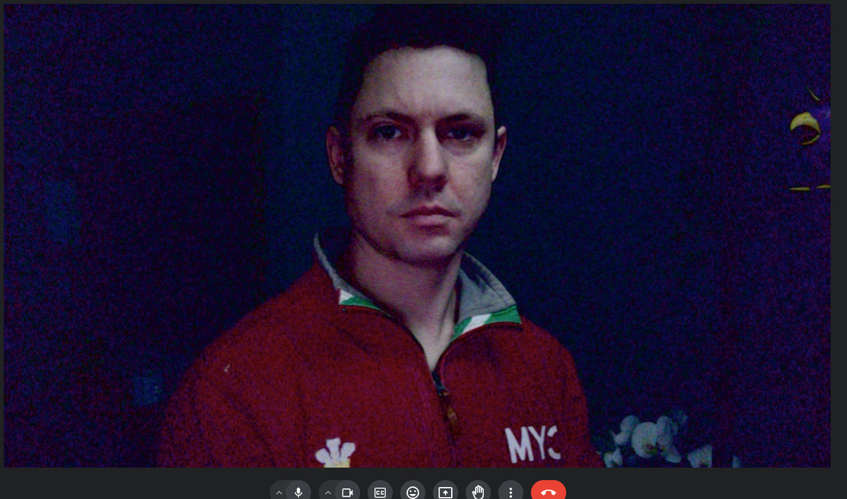 BenQ ideaCam S1 Pro in a low-light scenario
