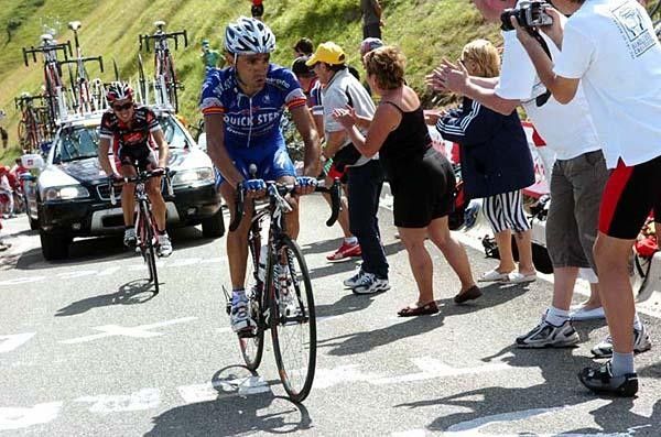 Juan Manuel G&aacute;rate (Quickstep-Innergetic) is digging deep on the Peyresourde.