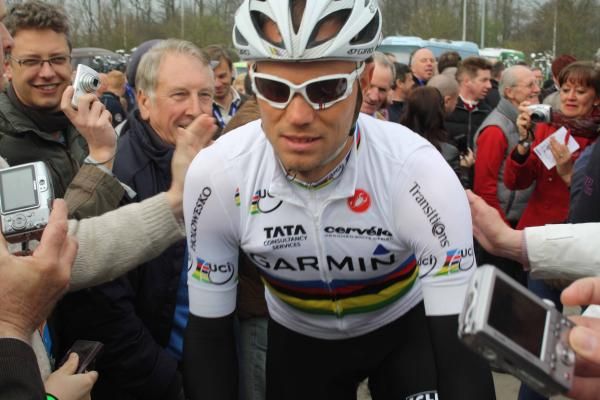 World champion Thor Hushovd (Garmin-Cerv&eacute;lo) gets a warm reception from the Flemish fans.