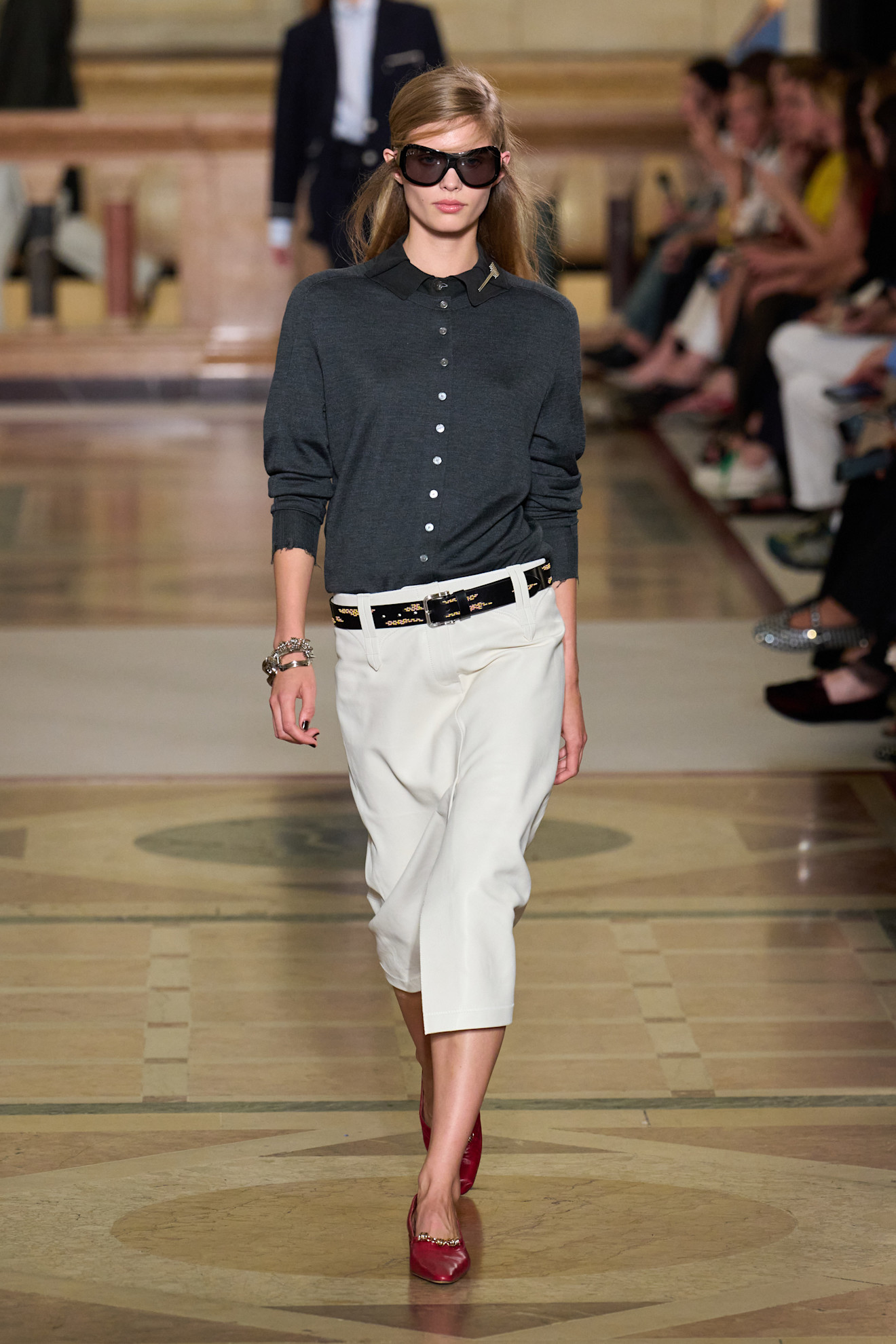 Tory Burch S/S 26 runway.