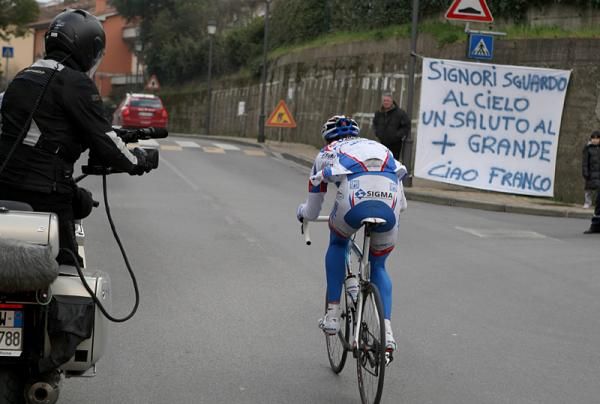 This sign offered a tribute to Franco Ballerini.