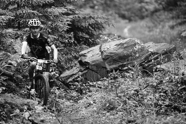 Karen Potter (MtbRacenews.com) had a a rough day and lost her jersey at the end of the day.