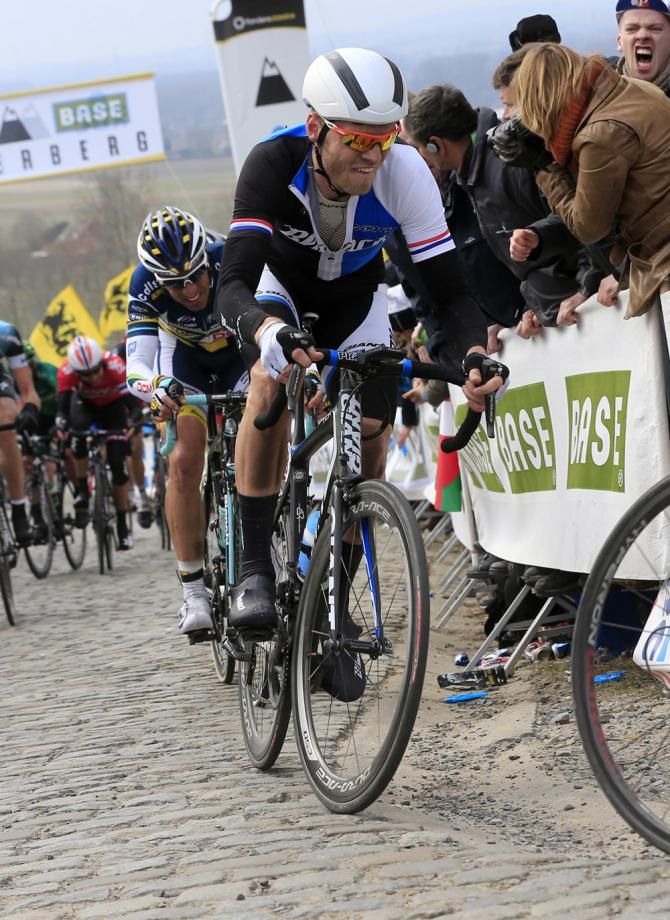 Lars Boom leads former teammate Juan Antonio Flecha in Flanders