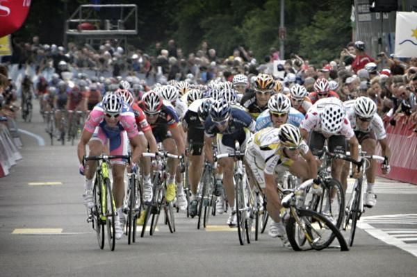 Crash photo #1 - note Cavendish's wheel being snapped in half by the force of the impact with Haussler.