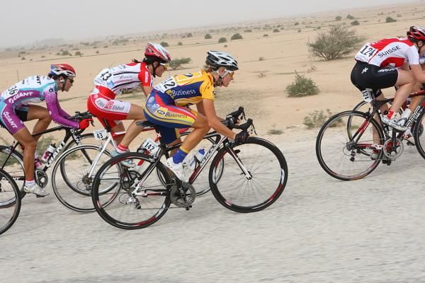 Robyn De Groot (Team MTN) in the leading bunch