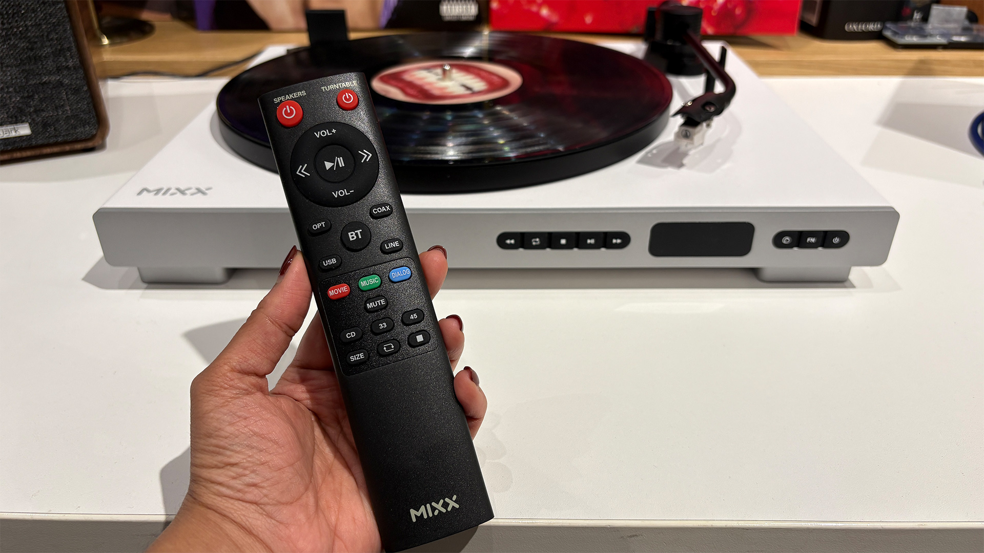 Mixx Analog+ turntable/CD player