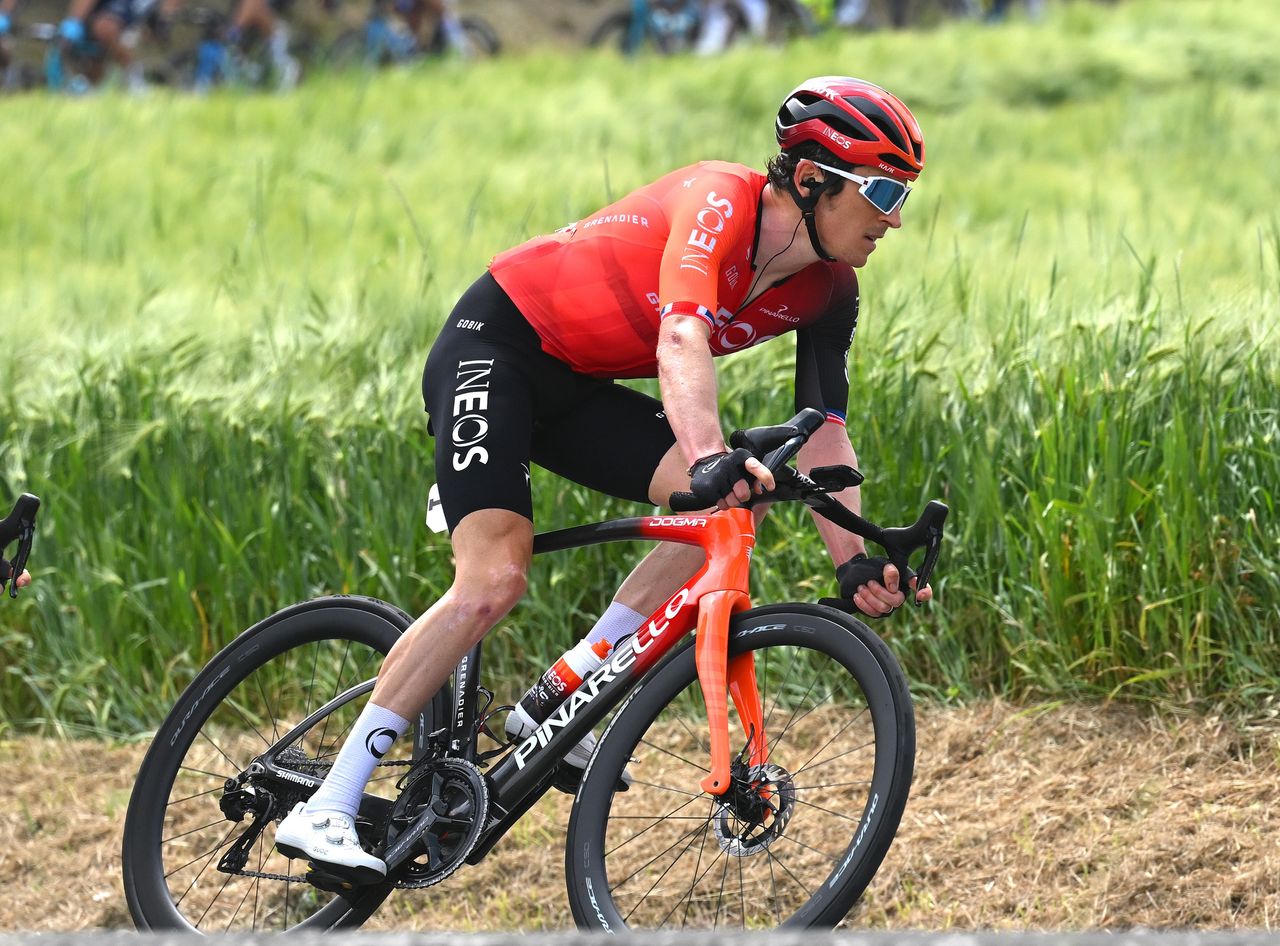 Geraint Thomas cornering at the Giro d&#039;Italia