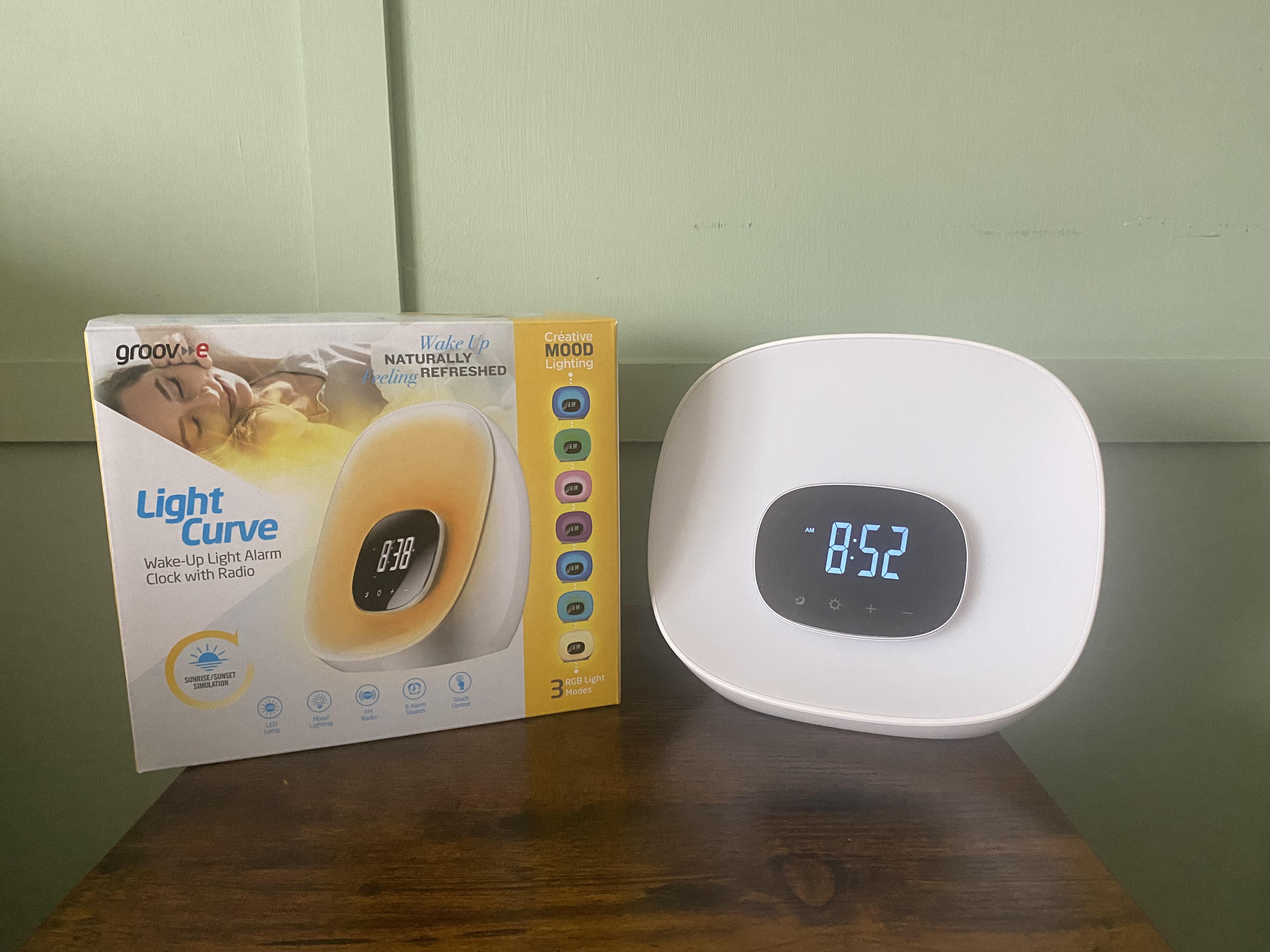 Groov-e Light Curve next to its box