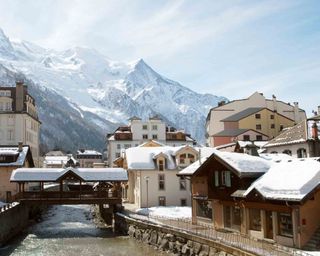 Chamonix centre with river Arve and the Mont Blanc massif - Buy property in Europe