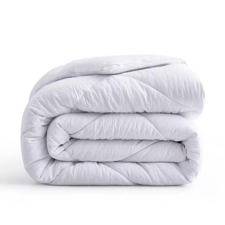 What is the difference between a comforter and a duvet?