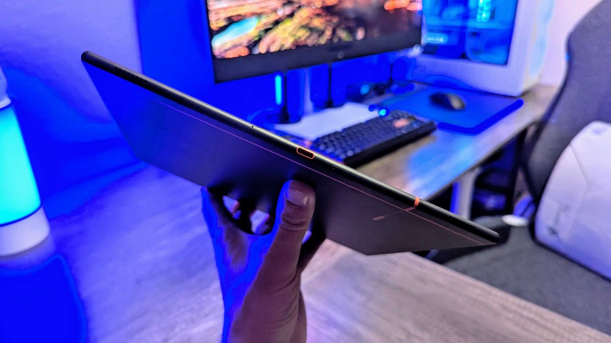 Image of the BOOX Note Air4 C E-Ink tablet.