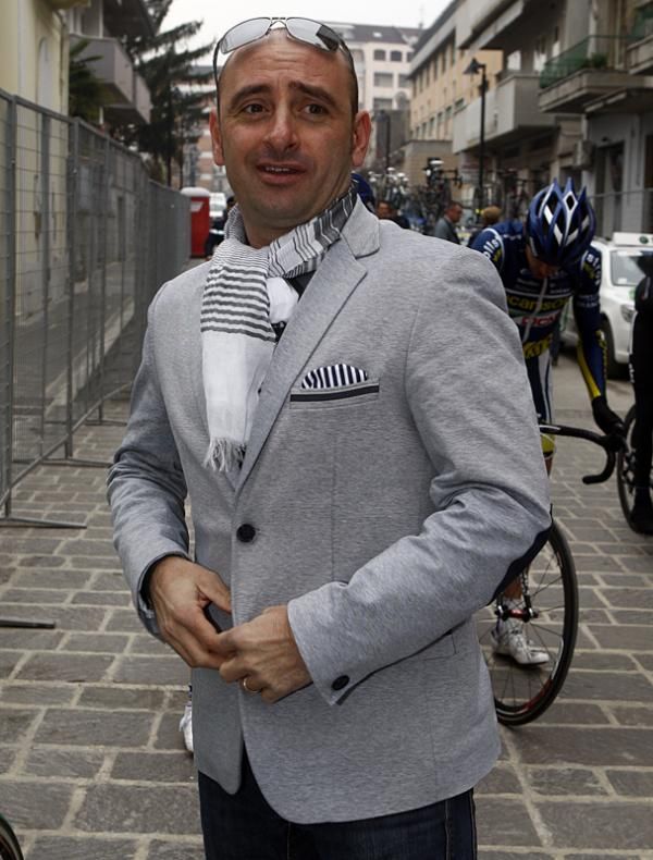 A dapper Paolo Bettini was on hand in the start.
