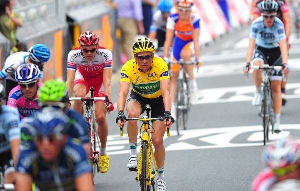Thomas Voeckler (Europcar) comes in to hold the yellow jersey