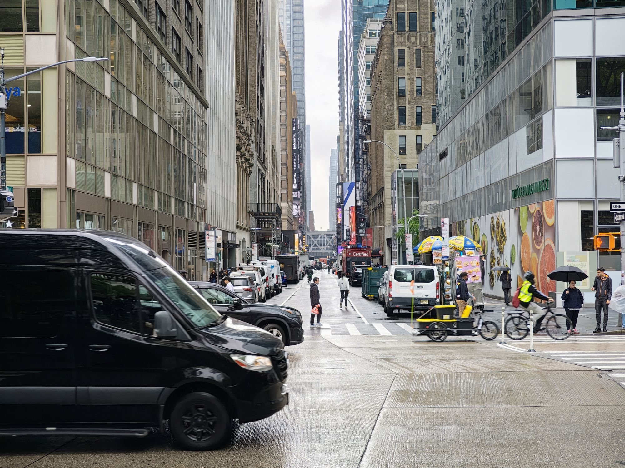 Motorola Razr Plus 2024 daytime sample.