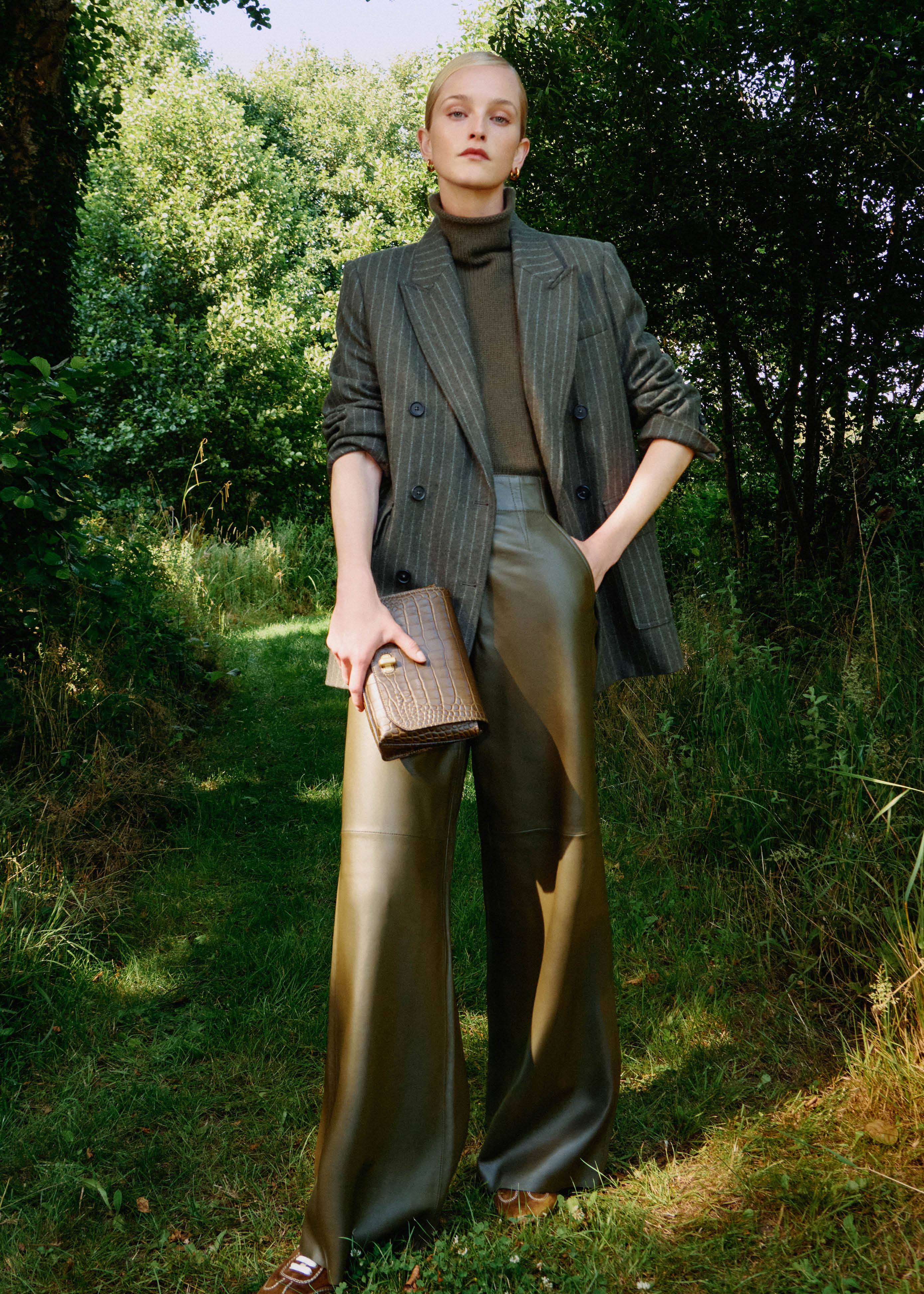 Wide-Leg Trouser