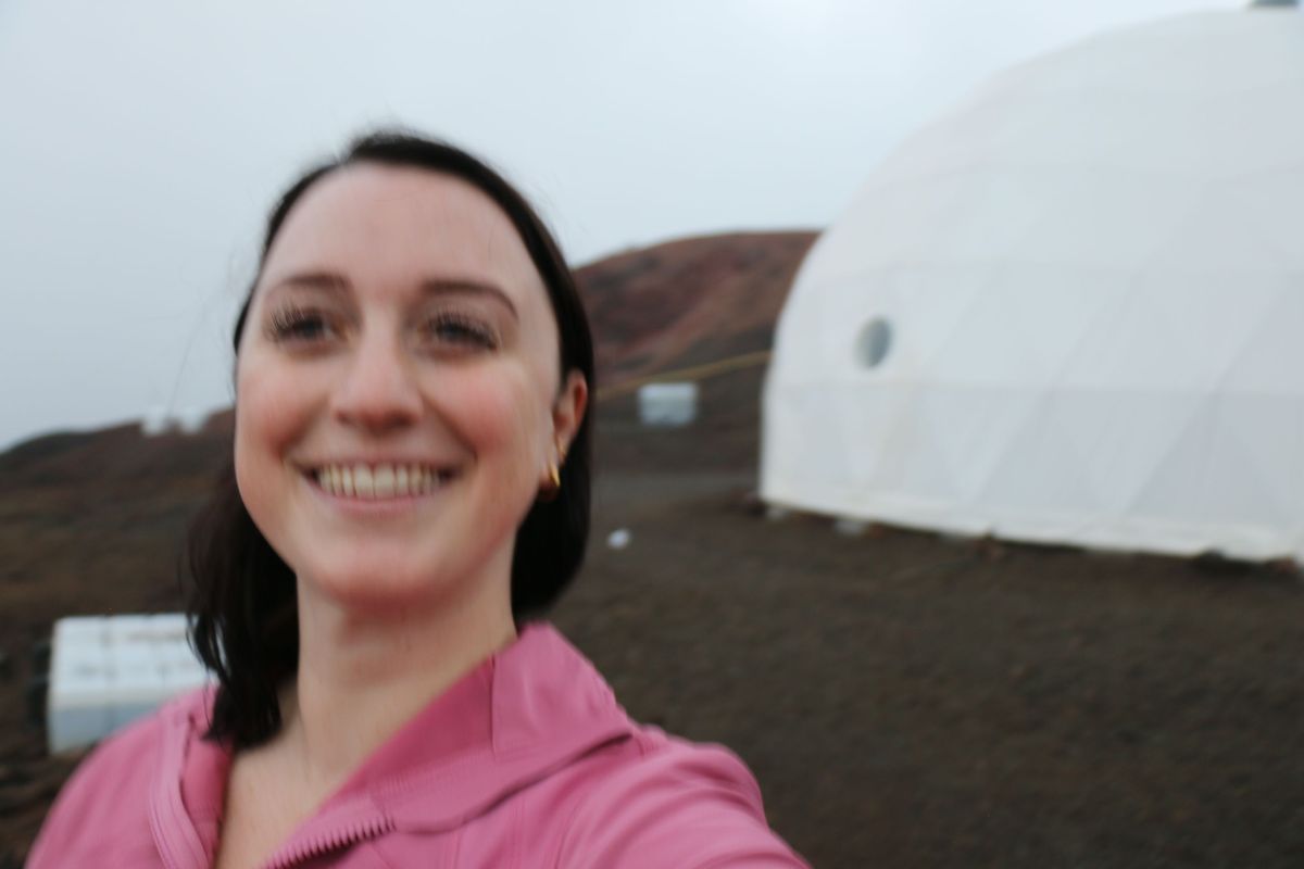 Space.com's Chelsea Gohd at the HI-SEAS habitat, where she is part of a Sensoria crew on a simulated mission to Mars.