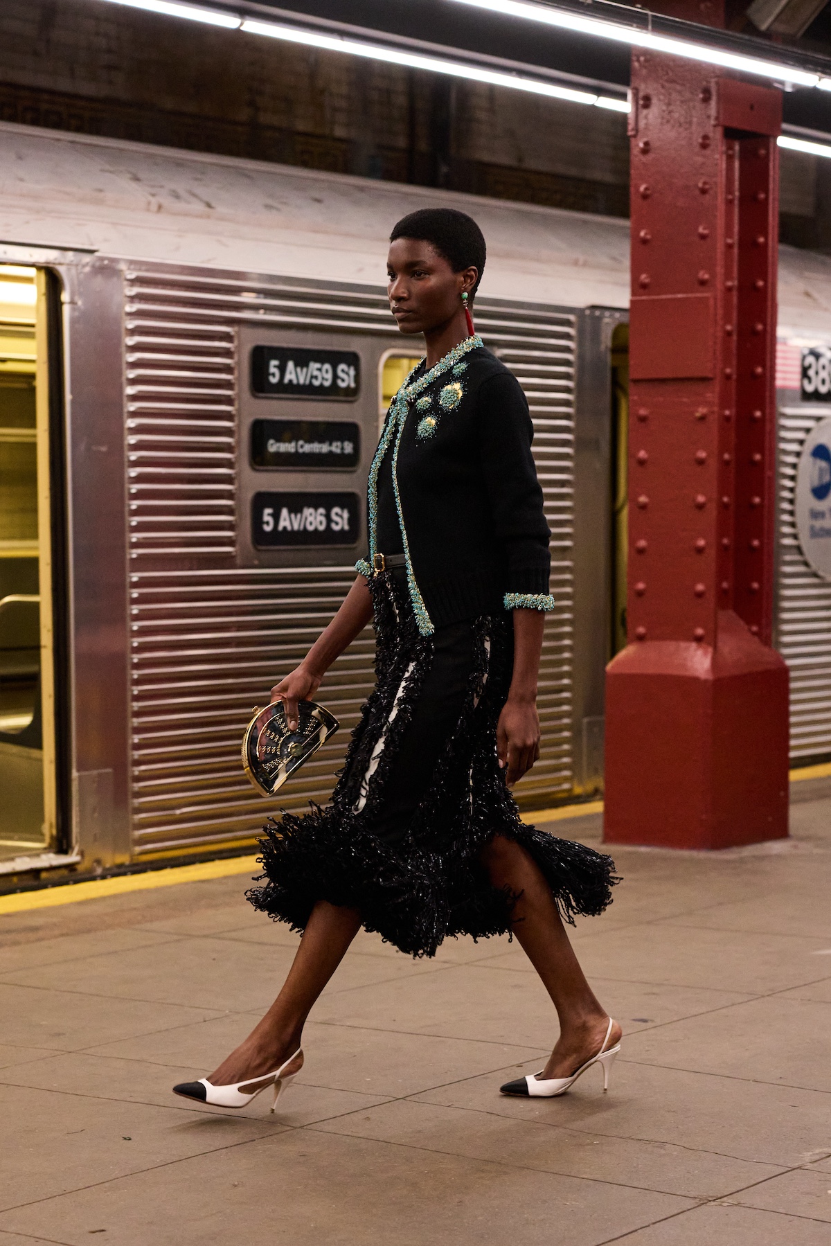 Chanel Metiers D&amp;rsquo;Art 2026 runway show by Matthieu Blazy in New York subway
