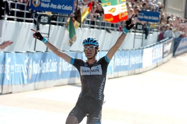 Van Summeren finishes alone