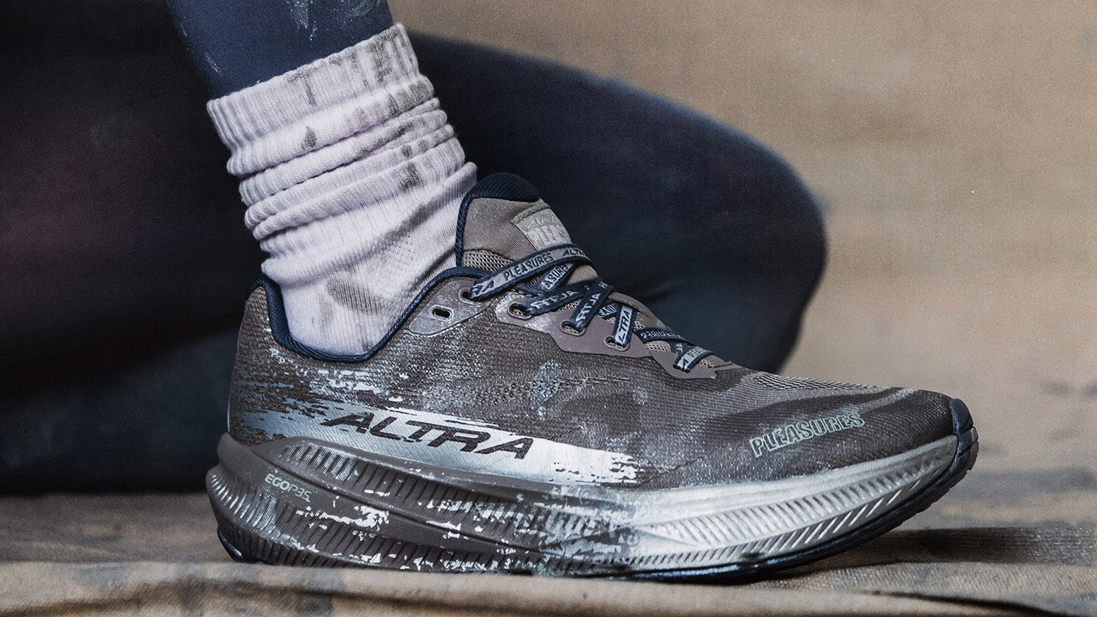 Altra x PLEASURES &amp;ldquo;Satellite&amp;rdquo; Experience Flow 3