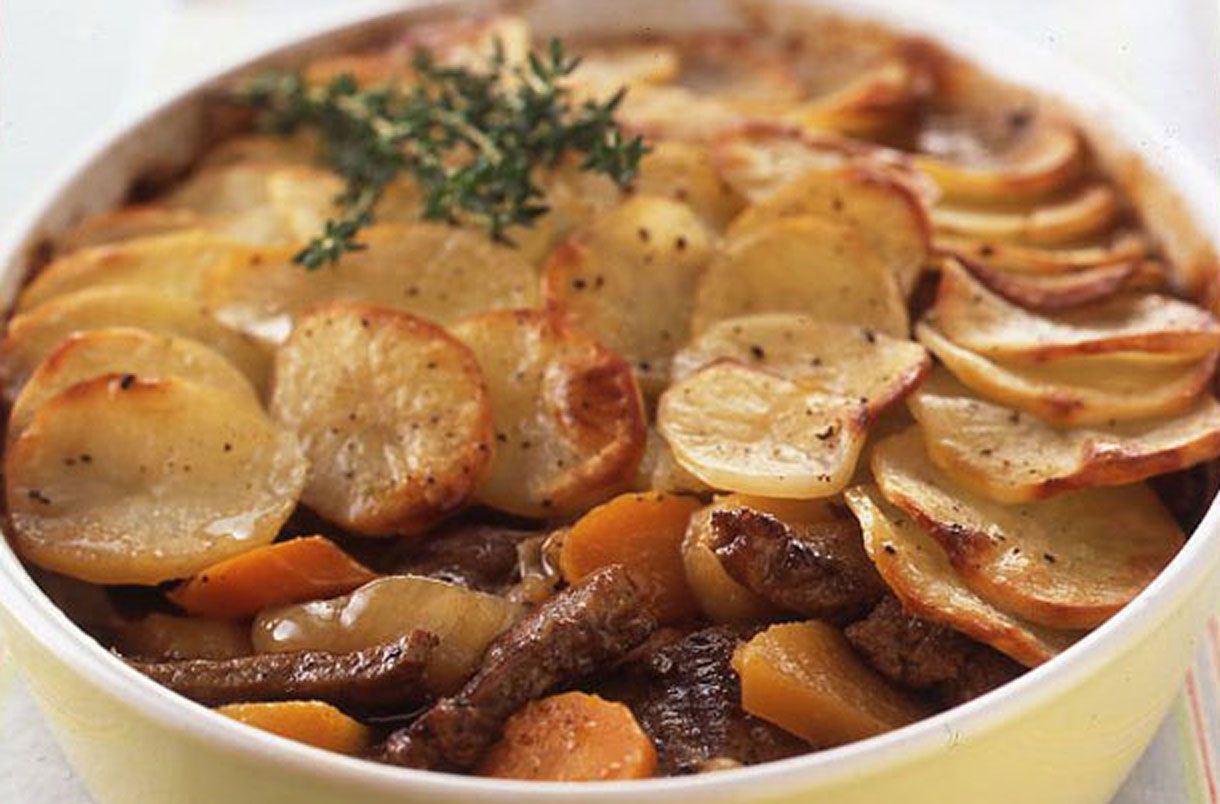 Жаркое как в детском. Ланкаширский хотпот. Ланкаширское жаркое (Lancashire Hotpot). Ланкаширское рагу. Ланкаширский горячий горшок.