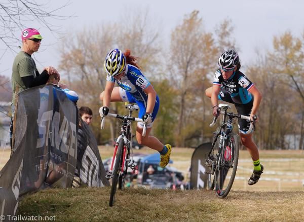 Teal Stetson-Lee and Caroline Mani battling on the last lap