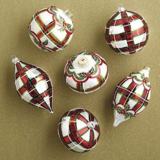 Festive plaid ornament set in green, red and white