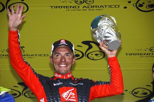 Joaqu&iacute;m Rodr&iacute;guez (Caisse d'Epargne) awarded after winning Tirreno-Adriatico's stage four.