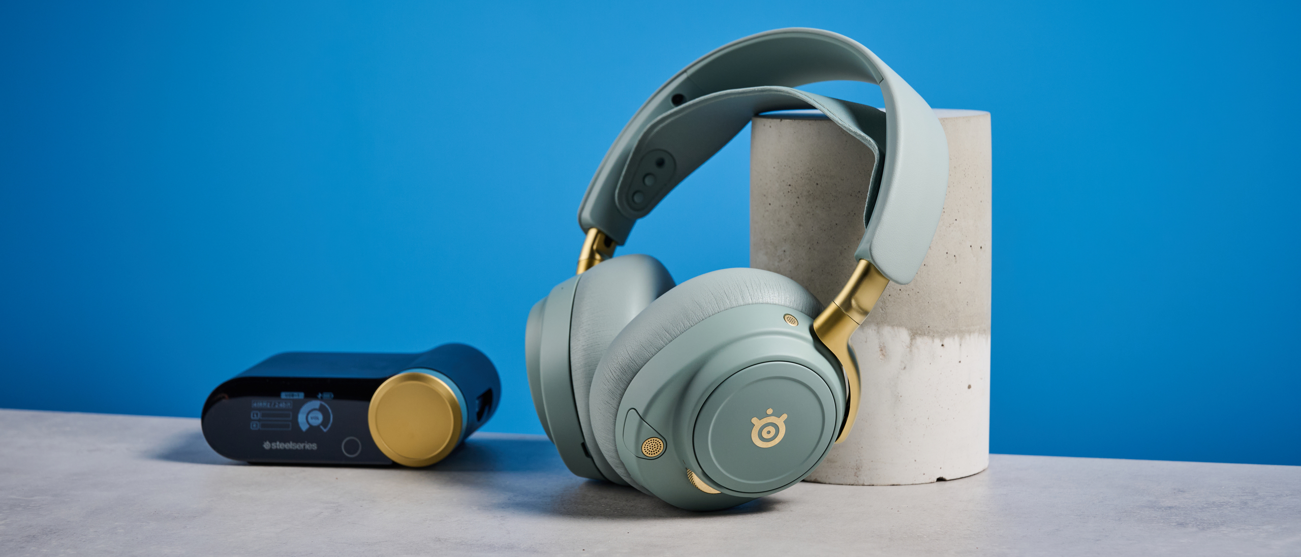 The SteelSeries Arctis Nova Elite