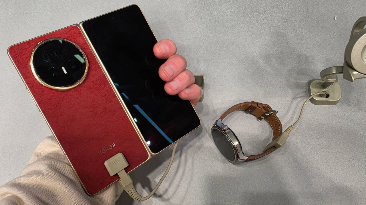The Honor Watch 5 Ultra and V6 foldable.