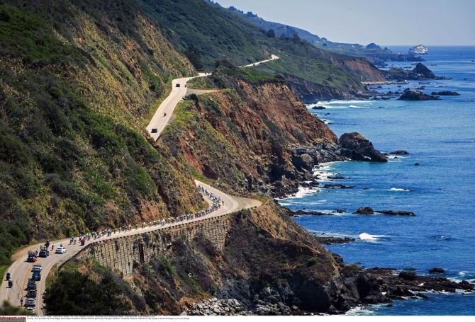 The peloton roll through stunning scenery at the Tour of California
