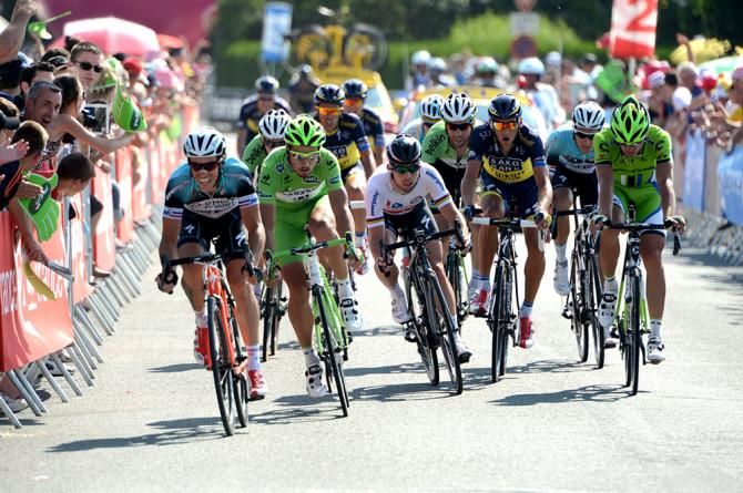 Sylvain Chavanel, Peter Sagan and Mark Cavendish in the lead-up to the finish