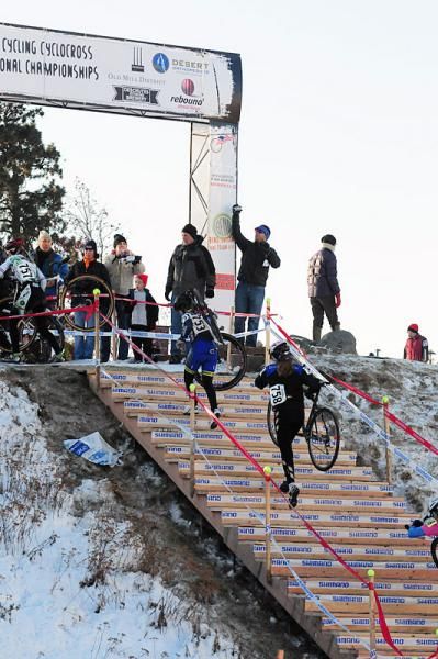 Junior women running 23 steps.