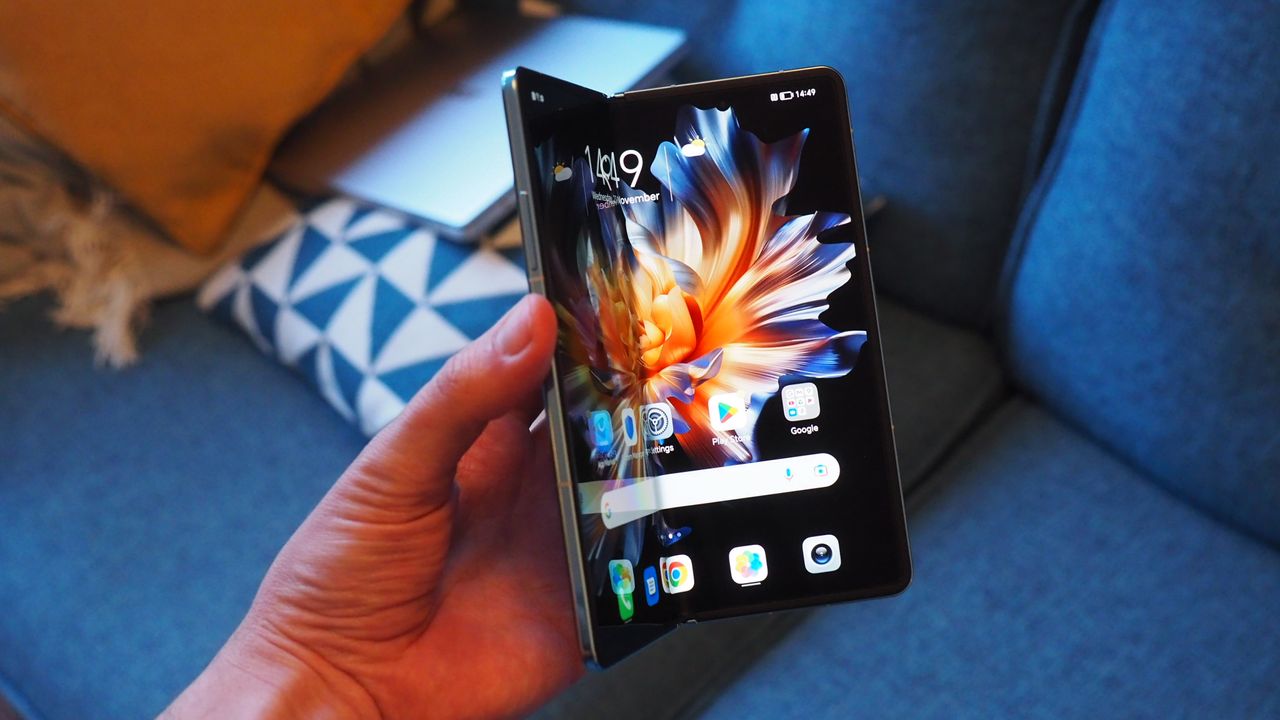 Honor Magic VS folding phone
