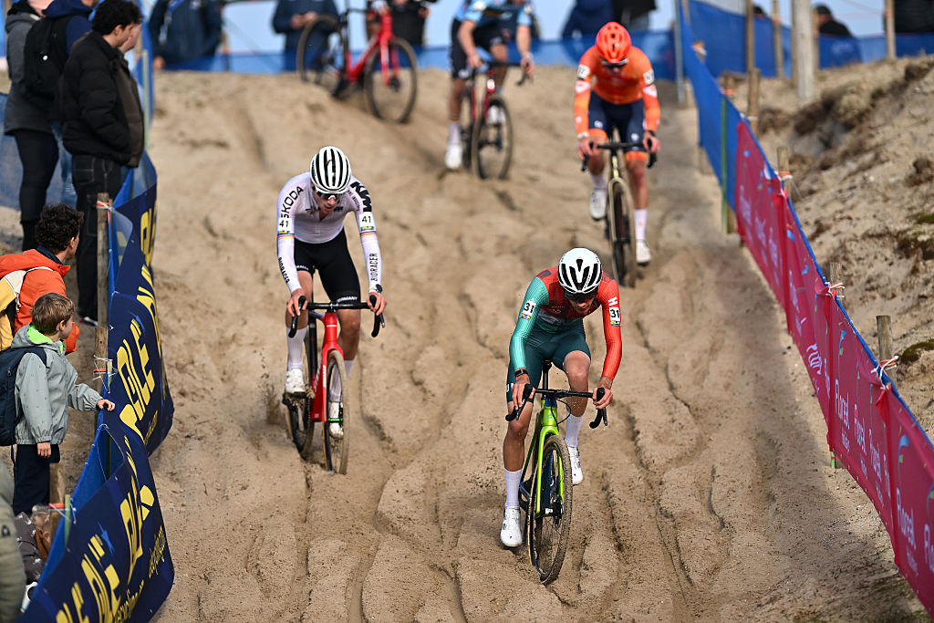 MIDDELKERKE, BELGIUM - NOVEMBER 08: (L-R) Silas Kuschla and Team Germany and Barnabas Vas and Team Hungary compete during the 23rd UEC European Cyclo-cross Championships 2025 - Men's U23 on November 08, 2025 in Middelkerke, Belgium. (Photo by Luc Claessen/Getty Images)