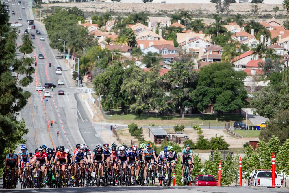 The women roll out for 14 laps of the circuit