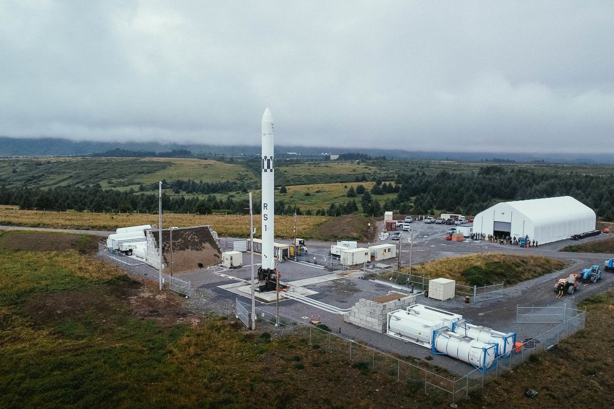 ABL Space System&#039;s RS1 rocket on the pad at the Pacific Spaceport Complex in Alaska on Aug. 13, 2022.