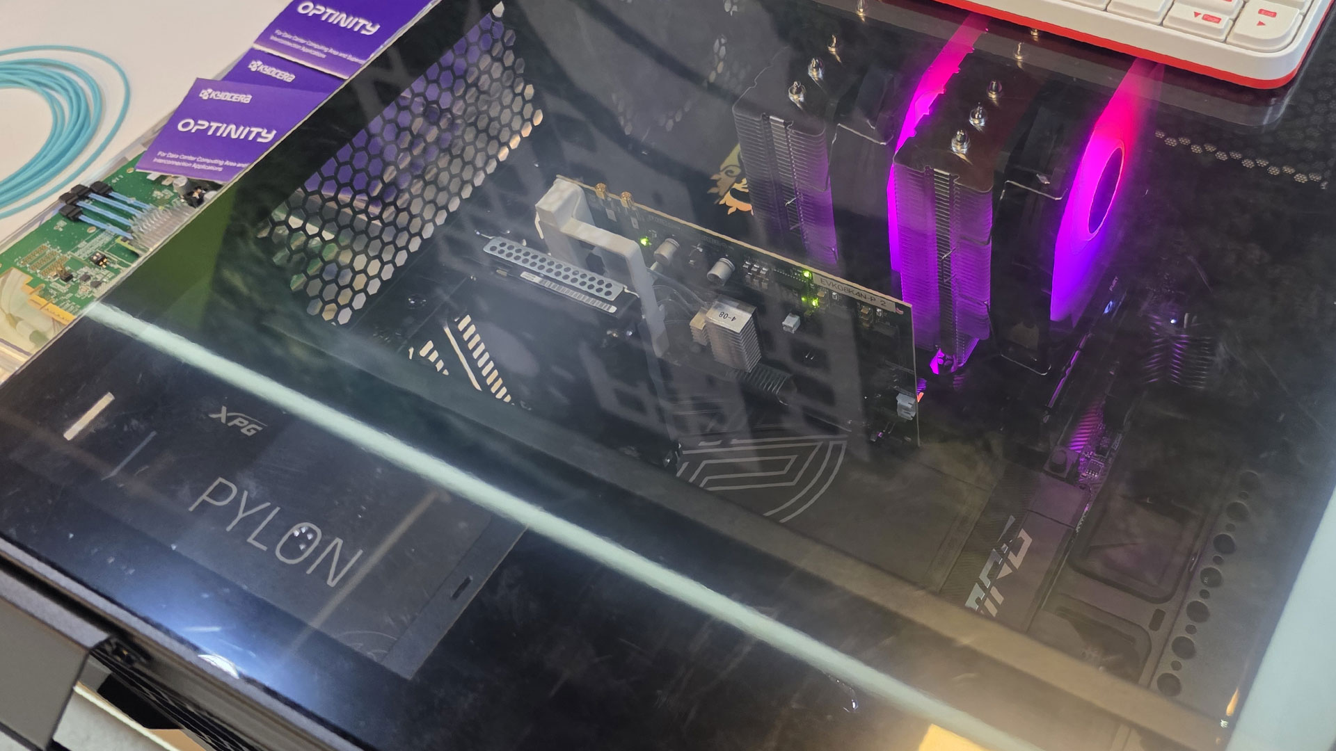 Kioxia demos optical SSD