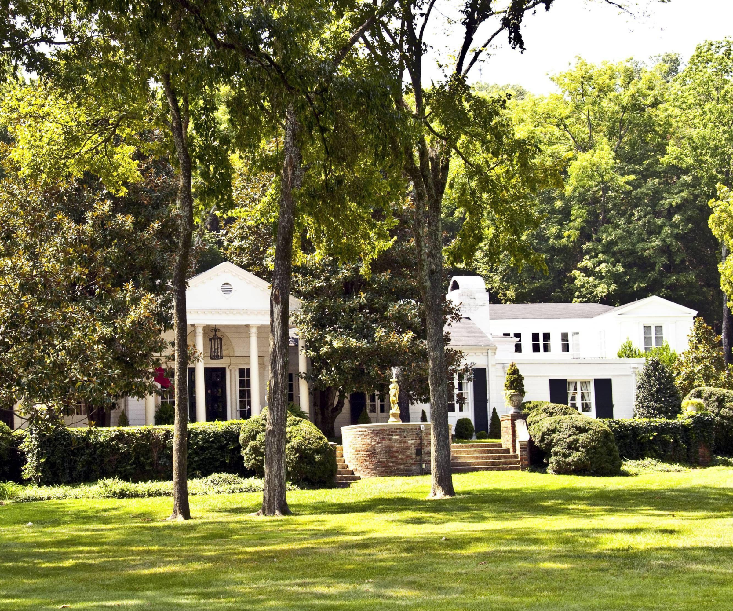 An exterior of Taylor Swift&#039;s Nashville home