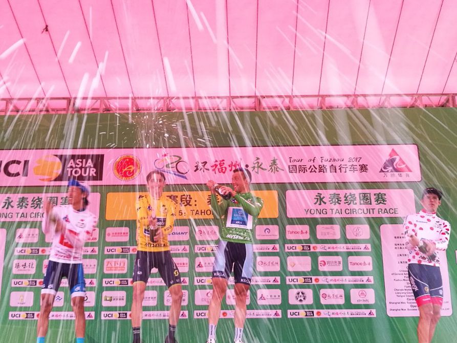 Jai Hindley (Mitchelton-Scott) on the final podium at Tour de Fuzhou