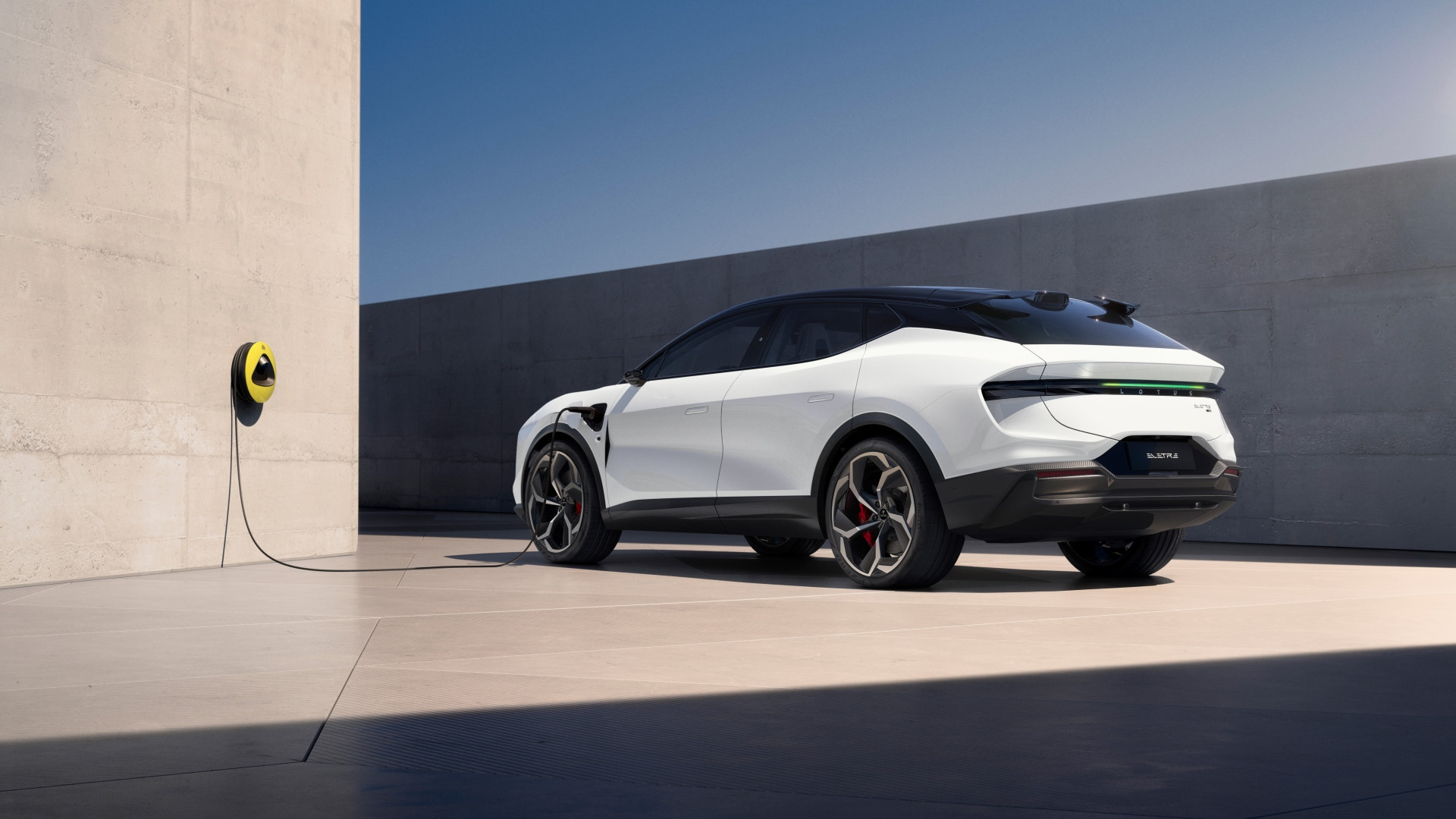 Lotus Eletre 600